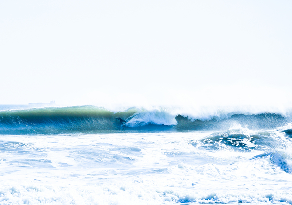 March 9th At Lido Beach, NY Tubes rides, hollow waves and fast rides. New York surfers where in heaven.